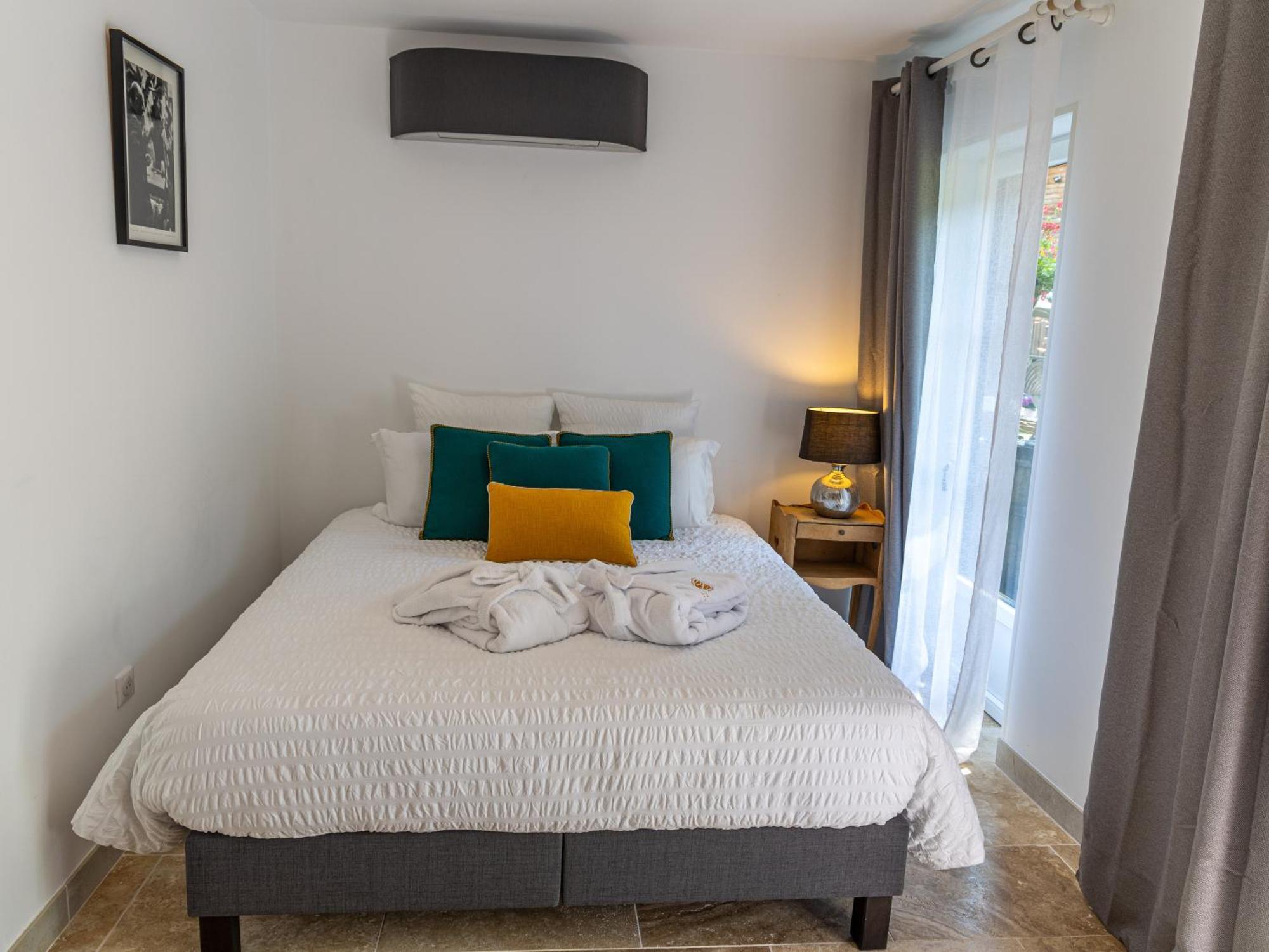 Le Domaine D'Angerville - Chambres D'Hotes エクステリア 写真